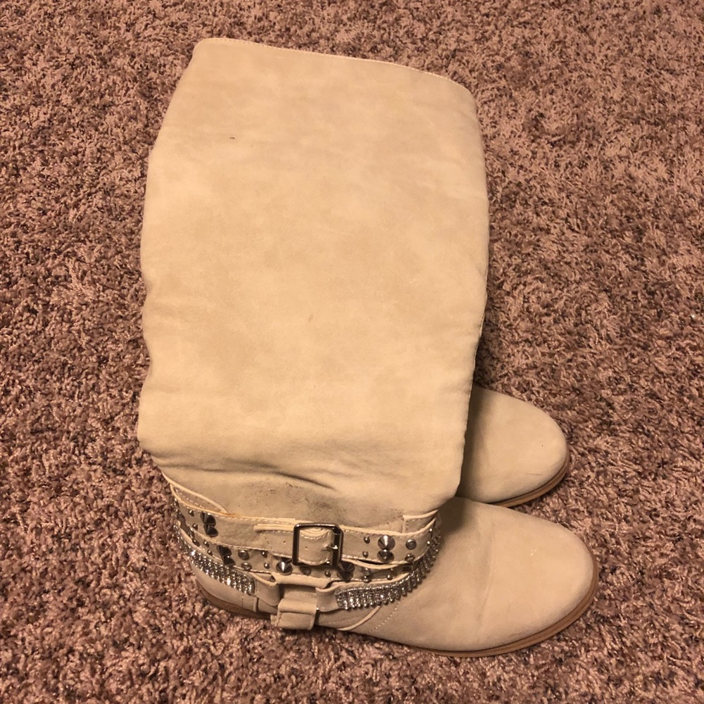 Unr8ted women’s rhinestone boots size 7.5